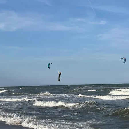 Zirkuswagen Nahe Ostsee Und Schlei *